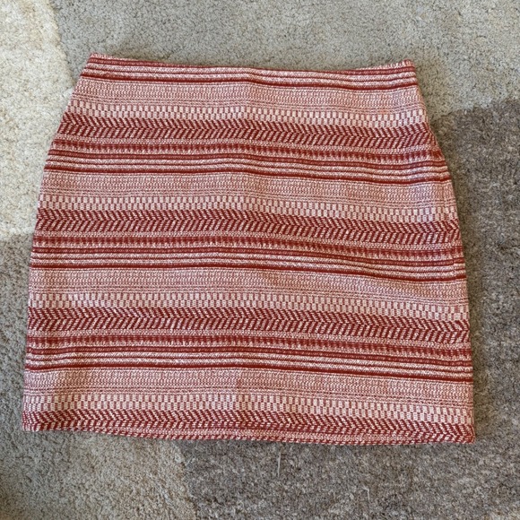 Banana Republic Dresses & Skirts - Banana Republic Red White Chevron Stripe Cotton Mini Skirt 4 211675-01 SUM16